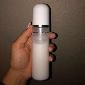 Marc Jacobs setting spray